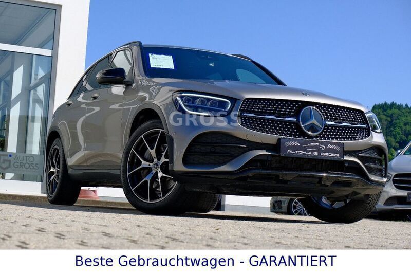 Grau Gebraucht 2019 Mercedes GLC200 AMG SUV | 34.850 € (Guter Preis) - Bild 1/4