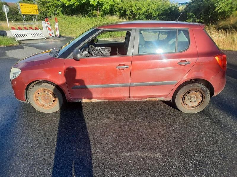 Gebraucht Skoda Fabia Ambiente 64 PS (47 kW) 2009 Rot Limousine