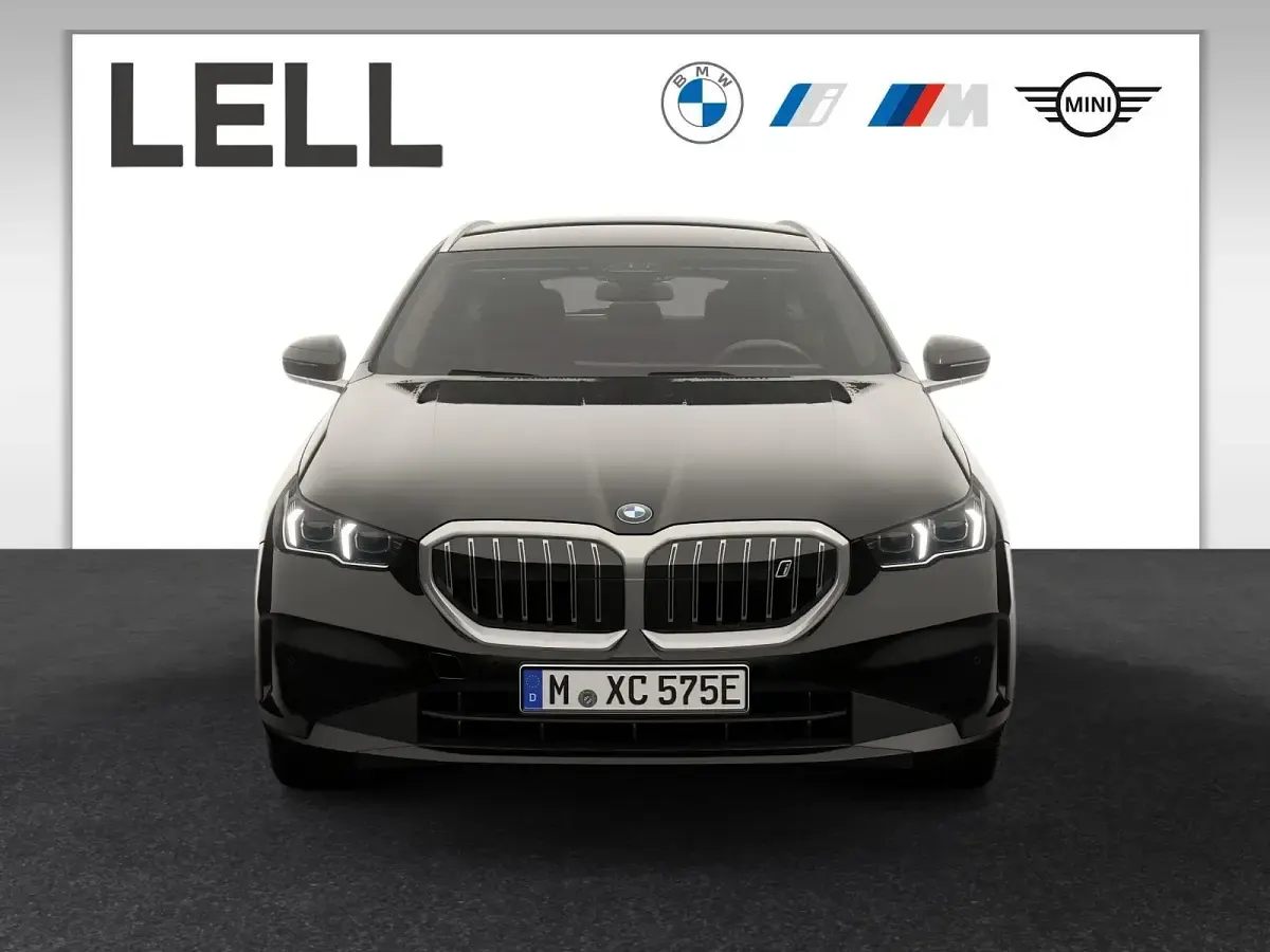 Neu BMW i5 Sport Line 250 kW (340 PS) 2026 Saphirschwarz Kombi