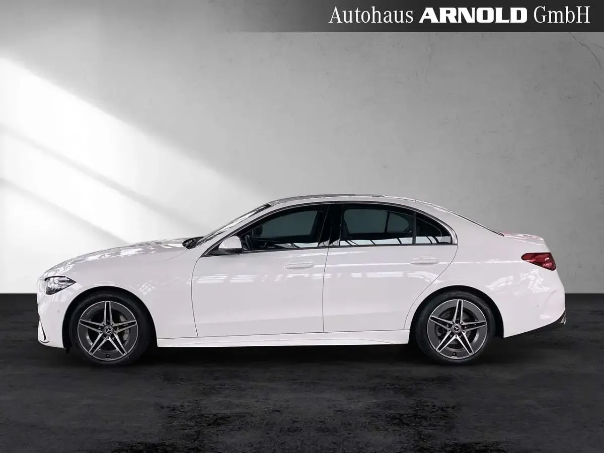 Gebraucht Mercedes C200 AMG line 204 PS (150 kW) 2025 Polarweiß Limousine