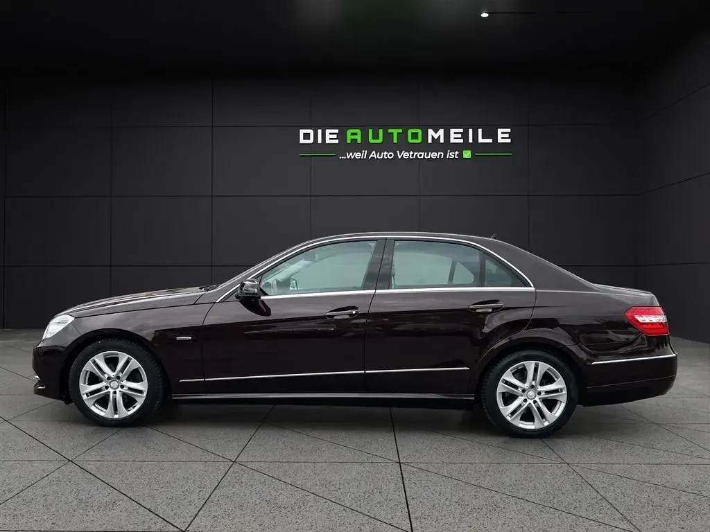 Gebraucht Mercedes E200 184 PS (135 kW) 2012 Braun Limousine