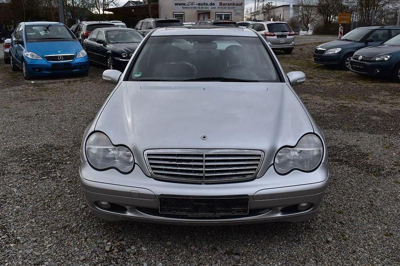 Gebraucht Mercedes C220 Classic 143 PS (105 kW) 2003 Silber Limousine