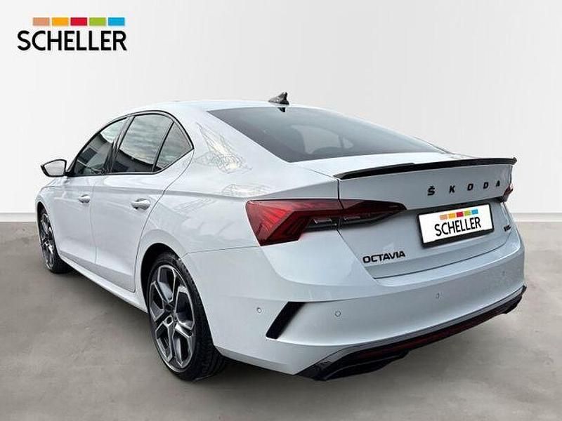 Gebraucht Skoda Octavia RS 200 PS (147 kW) 2023 Weiß Limousine