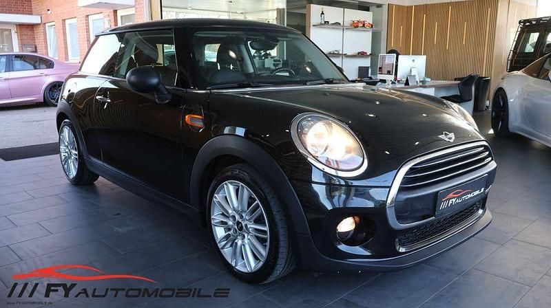 Gebraucht Mini ONE 102 PS (75 kW) 2015 Midnight black metallic Kleinwagen
