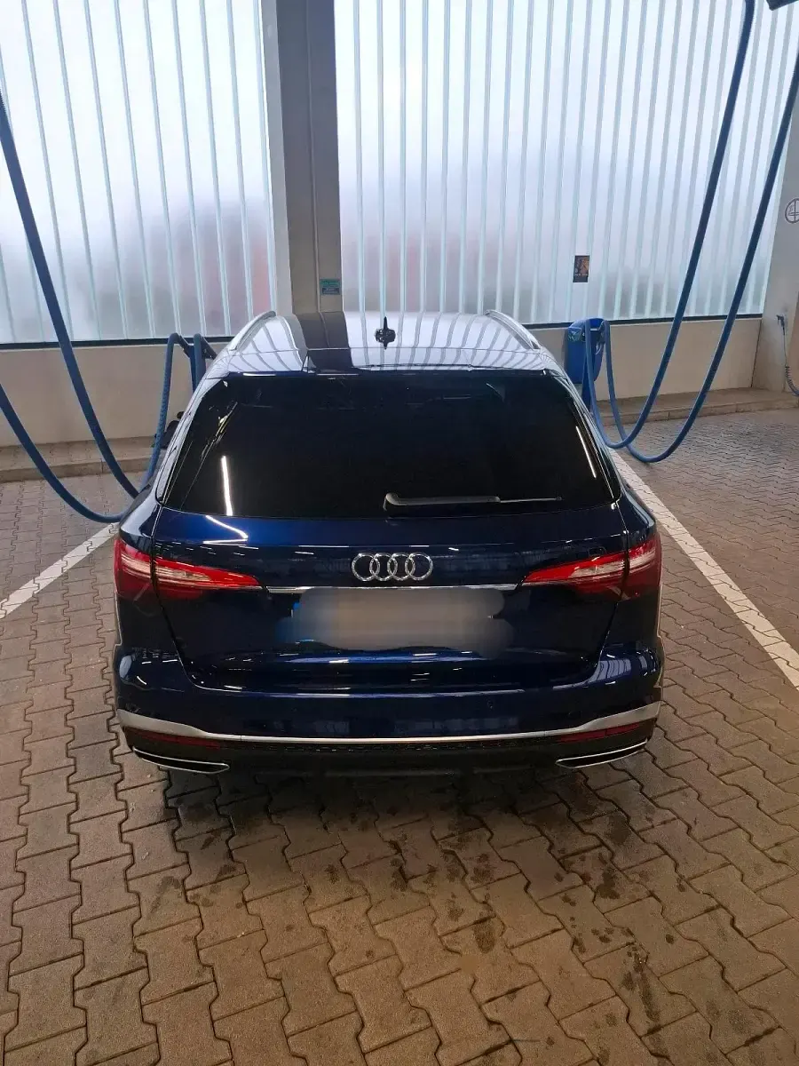 Używany Audi A4 S-Line 204 KM (150 kW) 2022 Niebieski Kombi