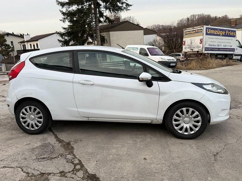 Gebraucht Ford Fiesta Trend 60 PS (44 kW) 2010 Weiß Kleinwagen