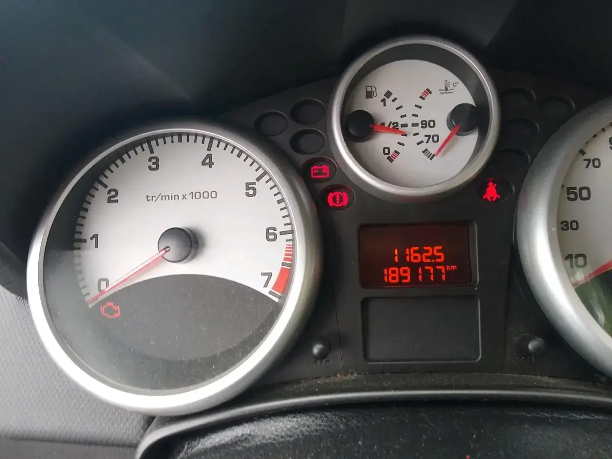 Gebraucht Peugeot 207 90 PS (66 kW) 2009 Grau Kleinwagen