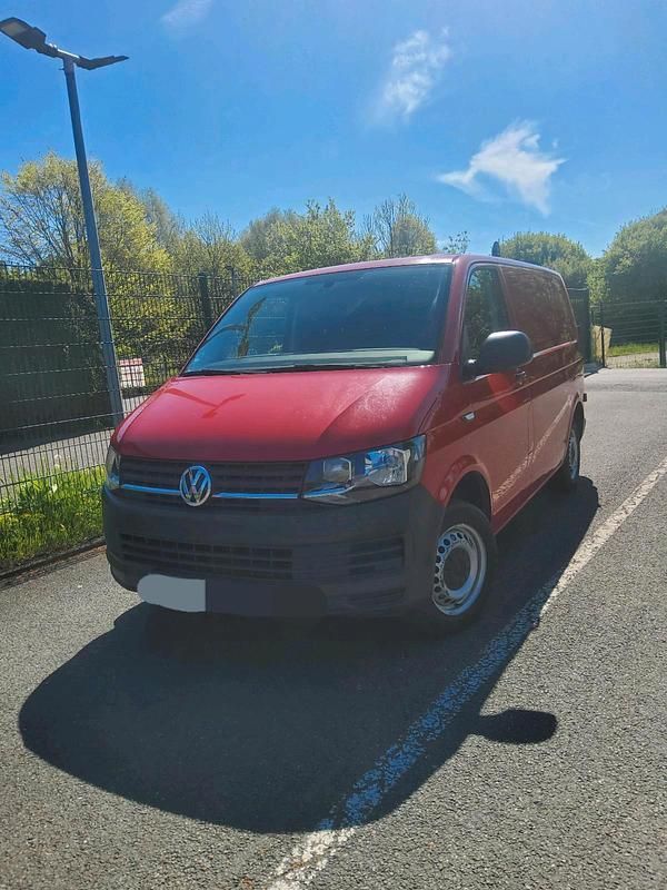 Rot Gebraucht 2025 VW T6.1 Van | 17.400 € - Bild 1/4