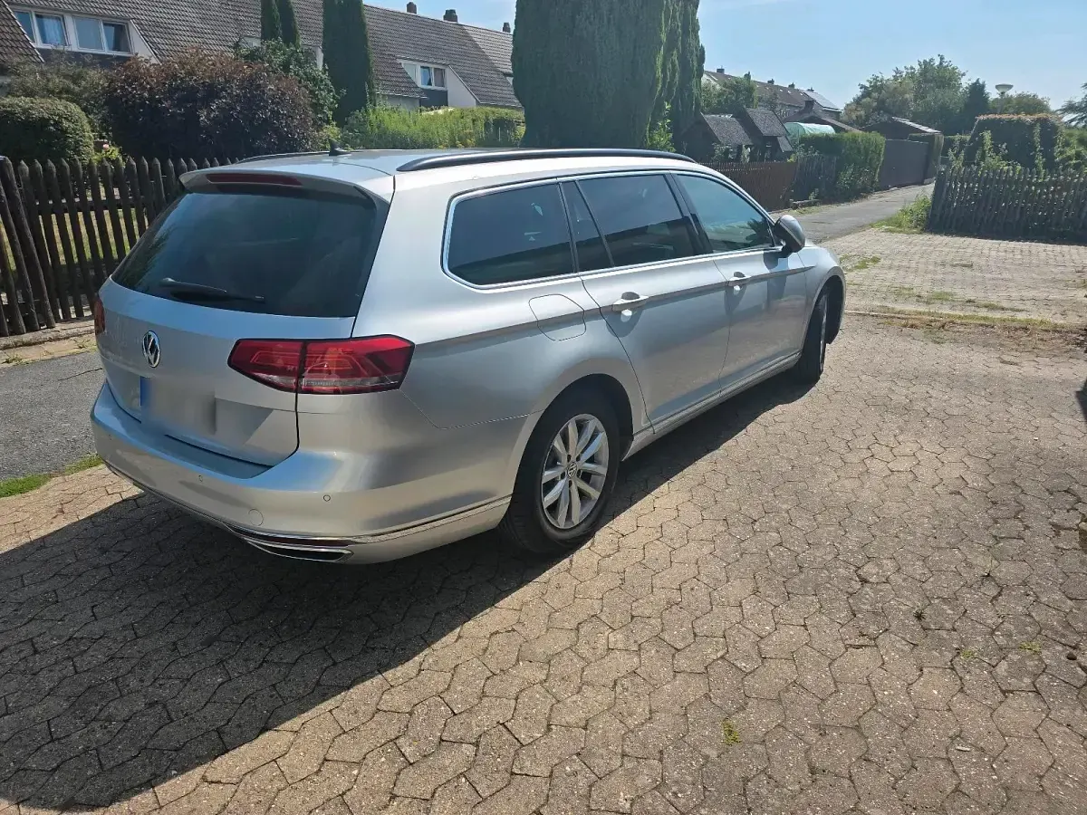 Gebraucht VW Passat 190 PS (139 kW) 2018 Silber Kombi