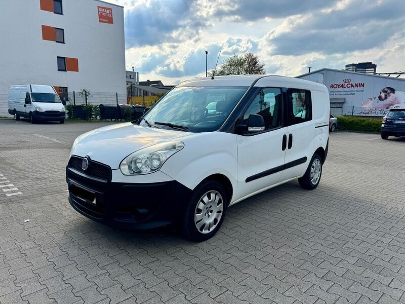 Weiß Gebraucht 2012 Fiat Doblò Basis Van / Kleinbus | 2.750 € (Superpreis) - Bild 1/4