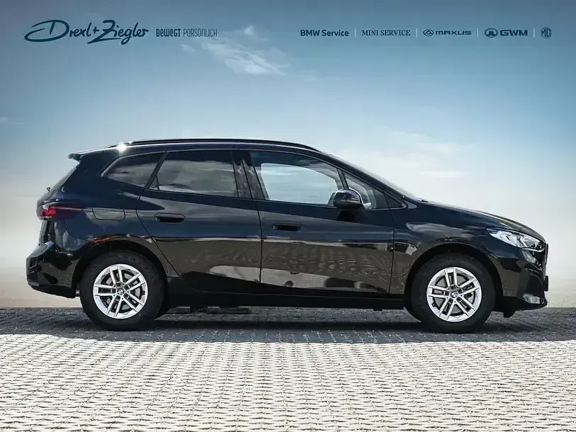 Gebraucht BMW 220 Active Tourer Performance 170 PS (125 kW) 2025 Saphirschwarzmetallic Van / Kleinbus