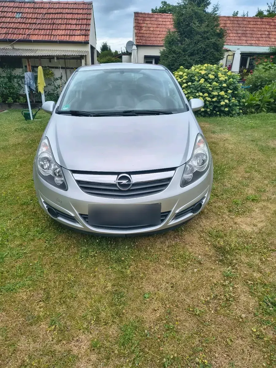 Gebraucht Opel Corsa 87 PS (63 kW) 2010 Silber Kleinwagen