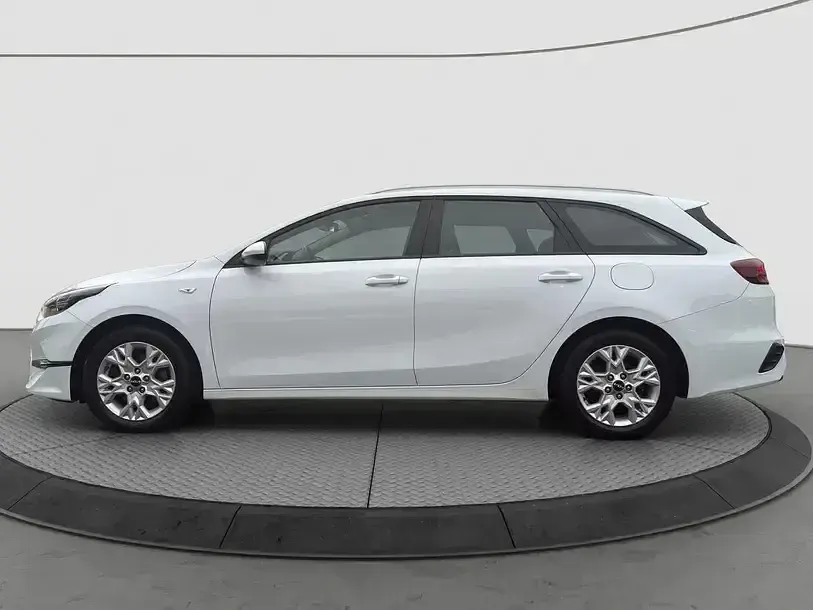 Gebraucht Kia Ceed 160 PS (117 kW) 2022 Weiss Kleinwagen