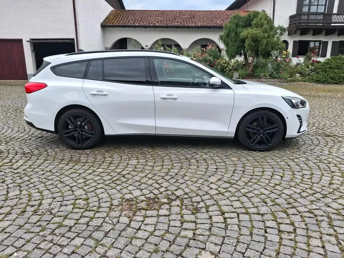 Gebraucht Ford Focus 120 PS (88 kW) 2020 Weiß Kombi