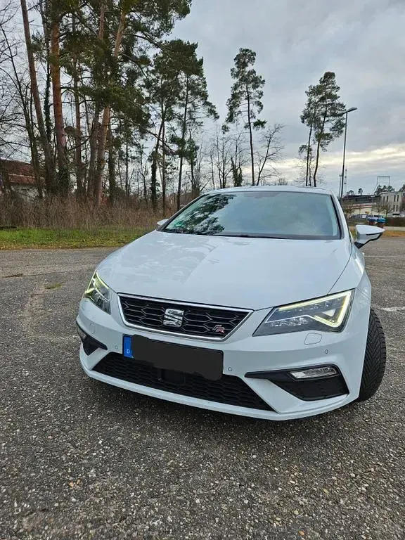 Second-hand Seat Leon FR 125 CP (91 kW) 2018 Alb Berlinǎ
