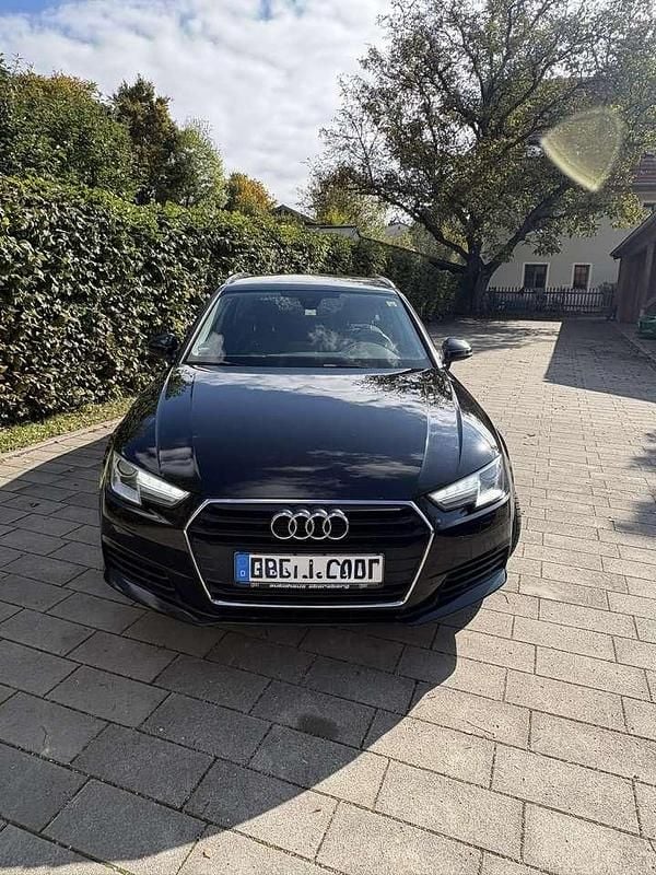 Schwarz Gebraucht 2017 Audi A4 Basis Kombi | 11.900 € (Superpreis) - Bild 1/4