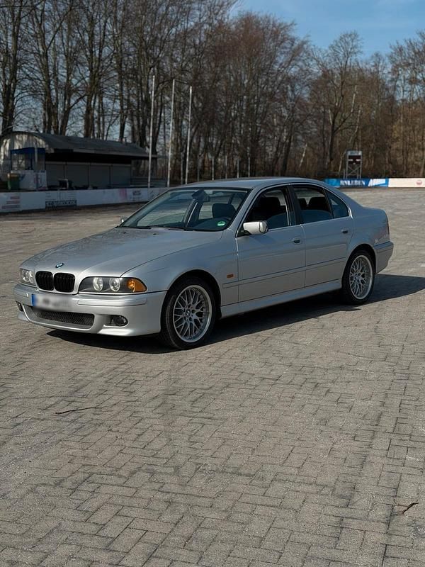 Gebraucht BMW 520 170 PS (125 kW) 2001 Silber Limousine