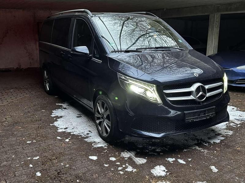 Gebraucht Mercedes V300 Avantgarde Edition 239 PS (175 kW) 2019 Van / Kleinbus