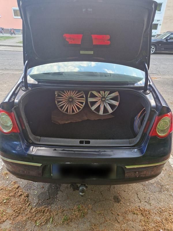 Gebraucht VW Passat 140 PS (102 kW) 2005 Blau Limousine