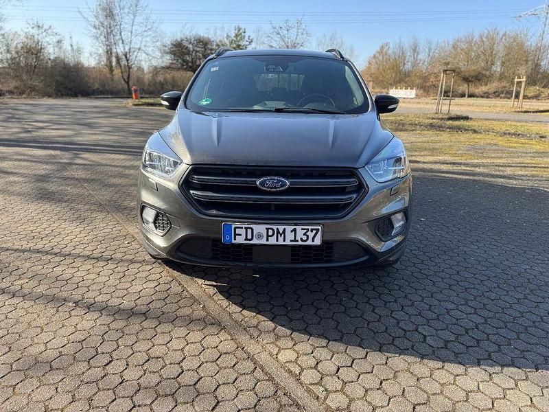Gebraucht Ford Kuga ST-Line 182 PS (133 kW) 2018 Grau SUV