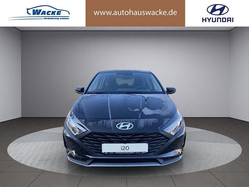 Neu Hyundai i20 Select 79 PS (58 kW) 2025 Farbe: schwarz Limousine