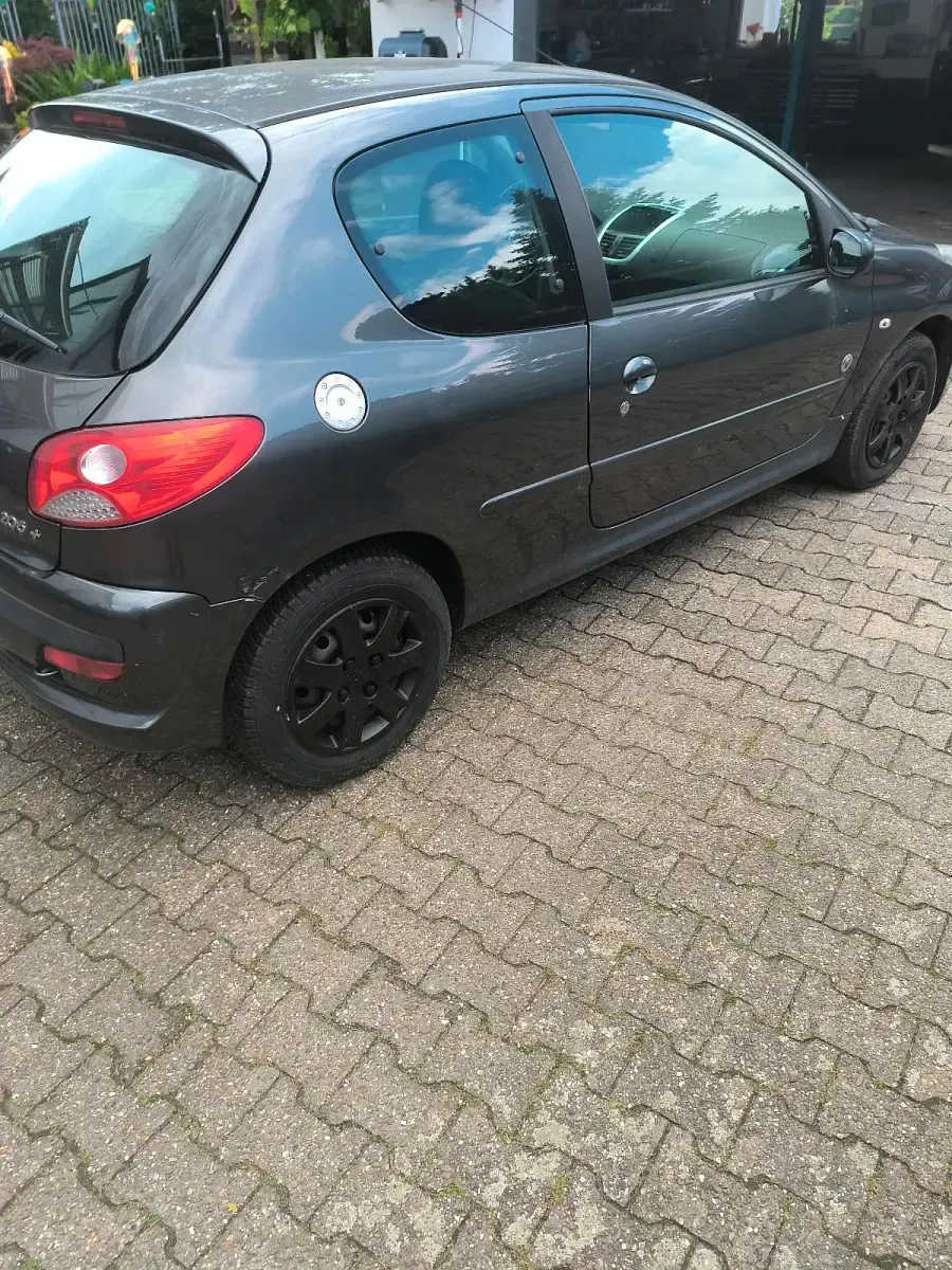 Gebraucht Peugeot 206+ 68 PS (50 kW) 2012 Kleinwagen