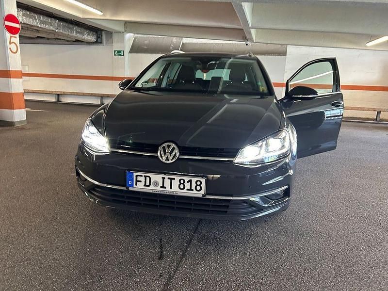 Gebraucht VW Golf VII Highline 150 PS (110 kW) 2017 Grau Kombi