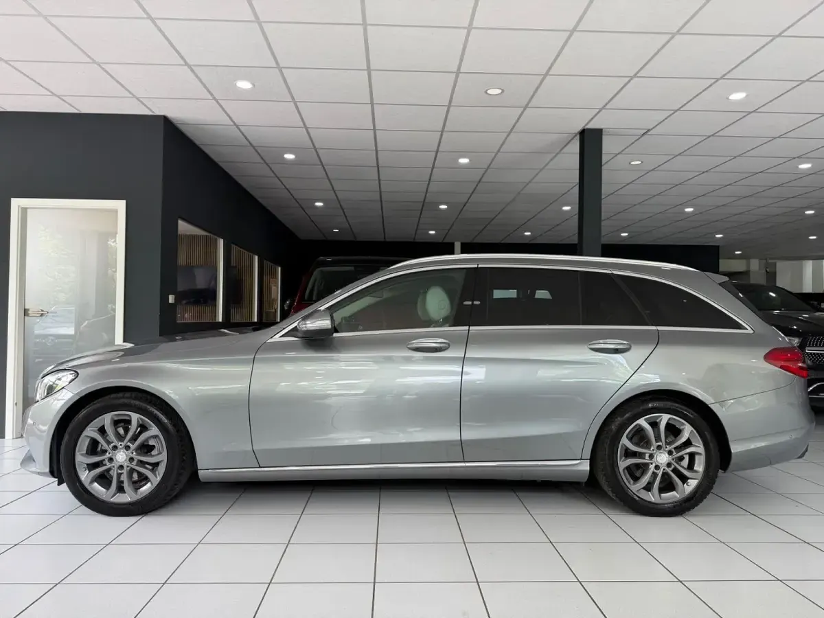 Gebraucht Mercedes C200 184 PS (135 kW) 2015 Silber Kombi