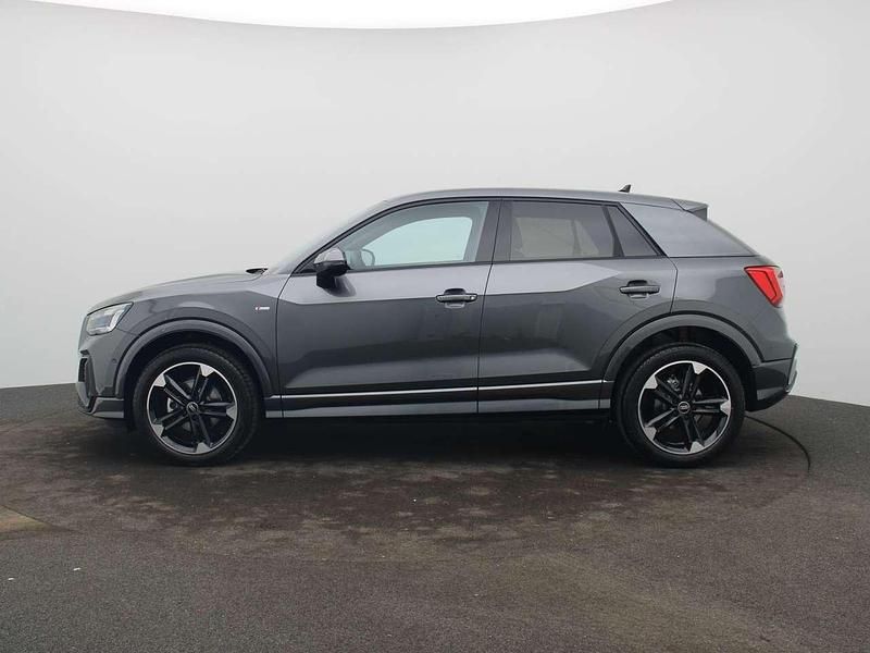 Neu Audi Q2 S-Line 150 PS (110 kW) 2026 Daytonagrau perleffekt SUV