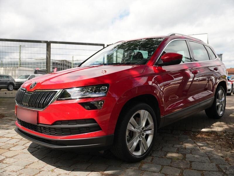 Rot metallic Gebraucht 2018 Skoda Karoq Style SUV | 22.210 € (Etwas zu teuer) - Bild 1/4