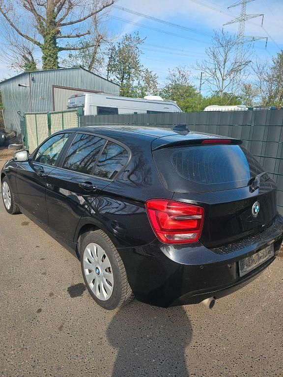 Gebraucht BMW 114 102 PS (75 kW) 2014 Schwarz Kleinwagen