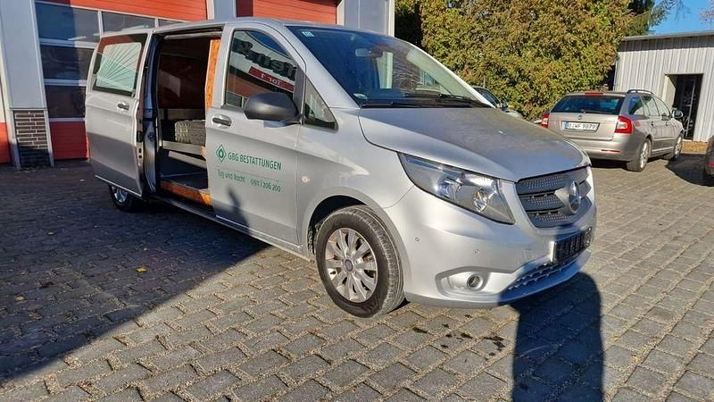 Silber Gebraucht 2015 Mercedes Vito Van / Kleinbus | 16.999 € (Guter Preis) - Bild 1/4