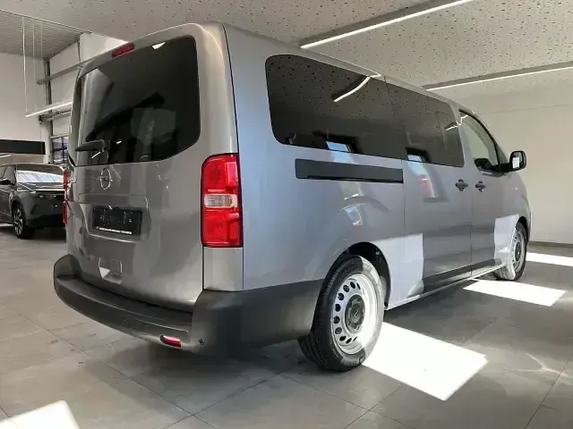 Neu Opel Vivaro-e Combi 179 PS (131 kW) 2026 Grau Van / Kleinbus