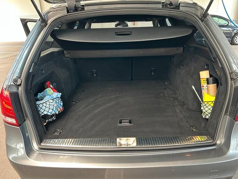 Gebraucht Mercedes E250 204 PS (150 kW) 2015 Grau Kombi