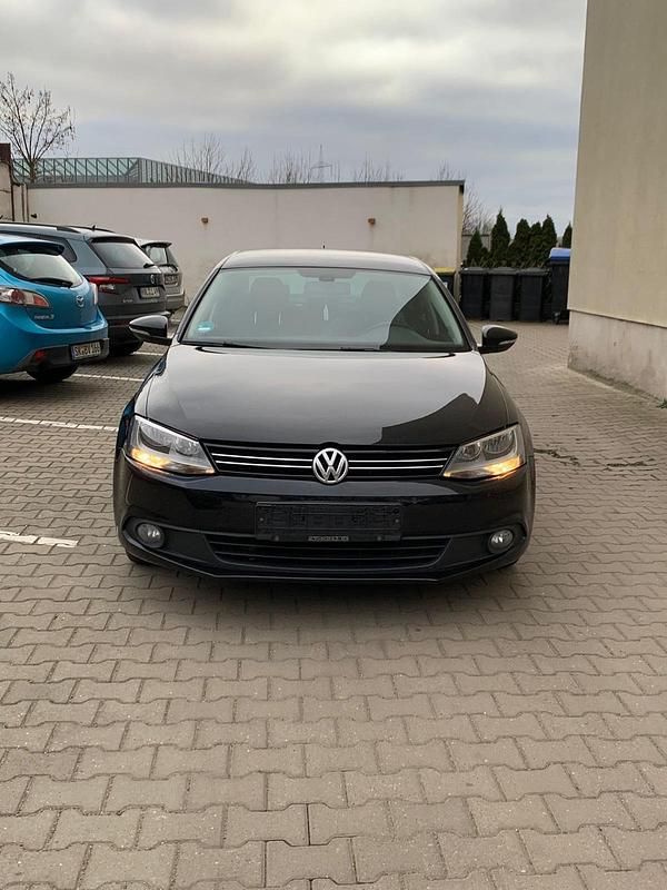 Schwarz Gebraucht 2012 VW Jetta Limousine | 5.200 € (Fairer Preis) - Bild 1/4