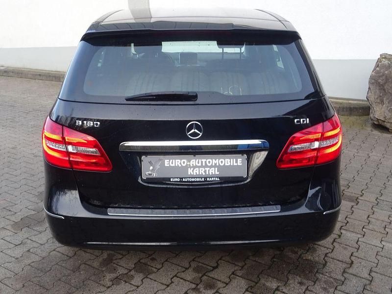 Gebraucht Mercedes B180 Style 109 PS (80 kW) 2014 Schwarz Van / Kleinbus