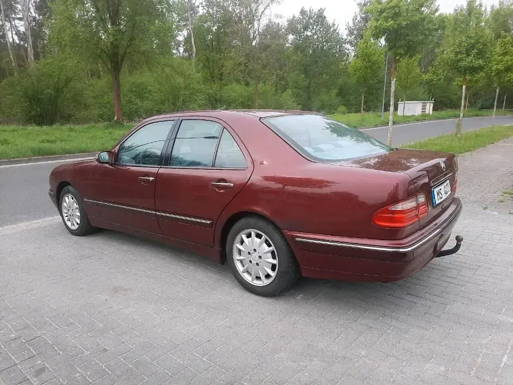 Gebraucht Mercedes E240 170 PS (125 kW) 2001 Limousine