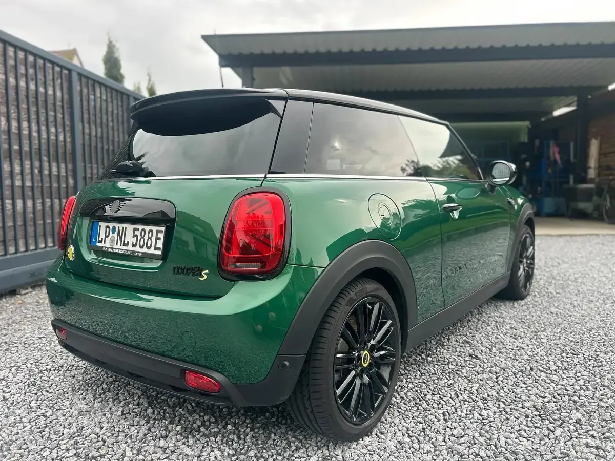 Usata Mini Cooper SE 135 kW (184 CV) 2023 Verde Utilitaria