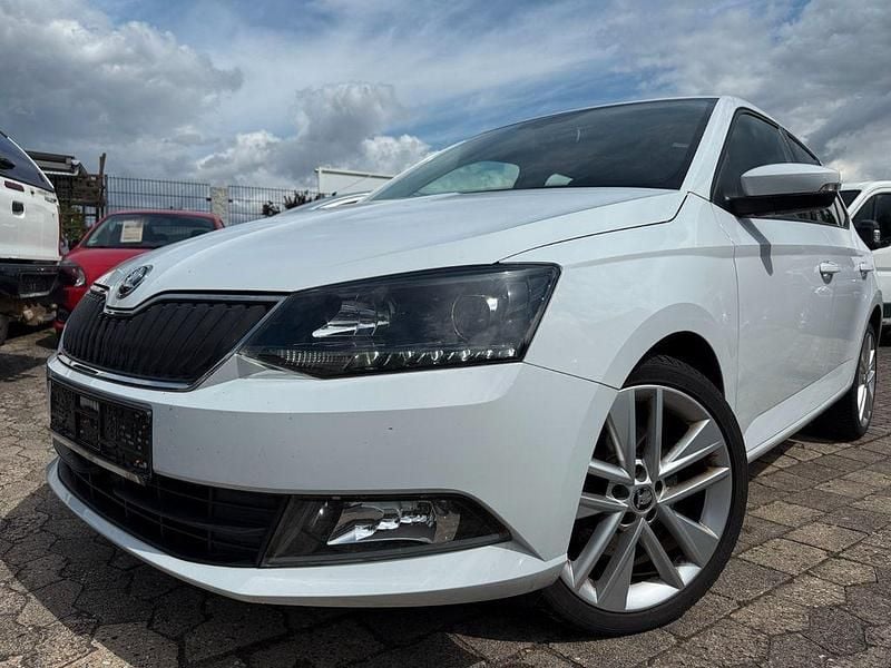Weiß Gebraucht 2014 Skoda Fabia Style Limousine | 6.990 € (Guter Preis) - Bild 1/4