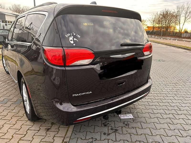 Gebraucht Chrysler Pacifica Touring 300 PS (220 kW) 2017 Violet Kombi