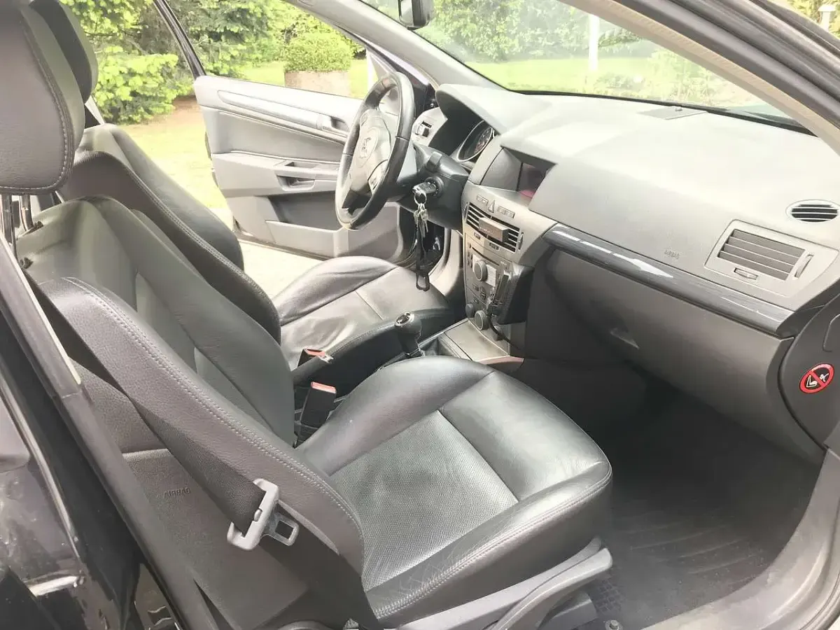 Gebraucht Opel Astra Cosmo 125 PS (91 kW) 2004 Schwarz Kleinwagen