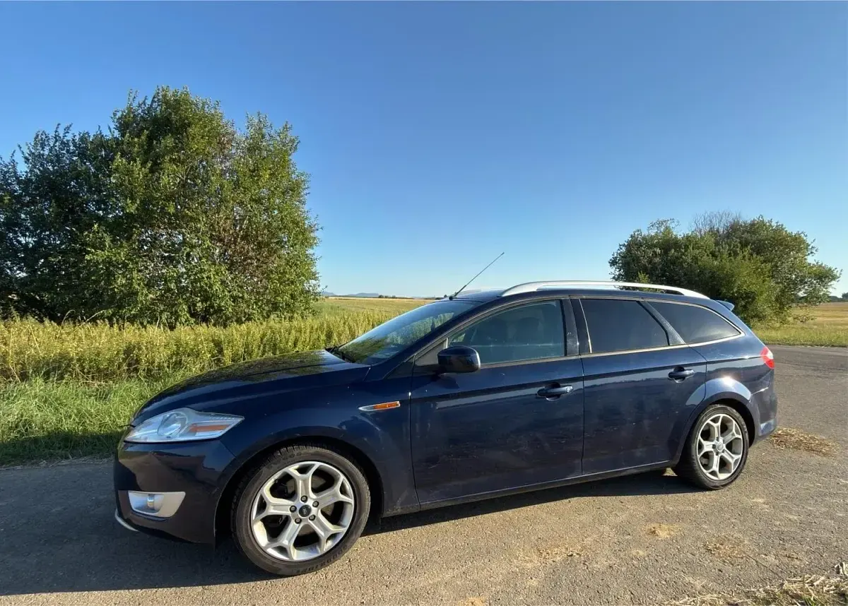Gebraucht Ford Mondeo Sport 140 PS (102 kW) 2011 Blau Kombi