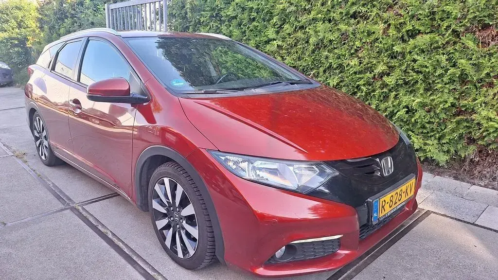 Gebraucht Honda Civic Executive 120 PS (88 kW) 2014 Rot Kombi