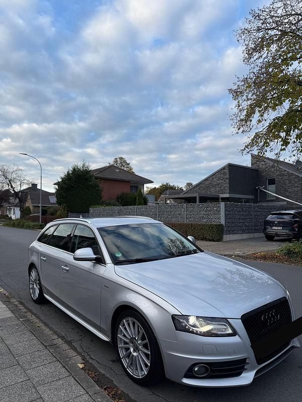 Silber Gebraucht 2010 Audi A4 S-Line Kombi | 5.000 € (Guter Preis) - Bild 1/4