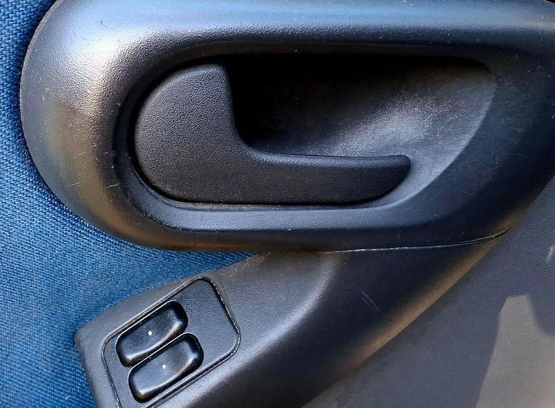 Gebraucht Opel Combo 87 PS (63 kW) 2002 Silber Van / Kleinbus