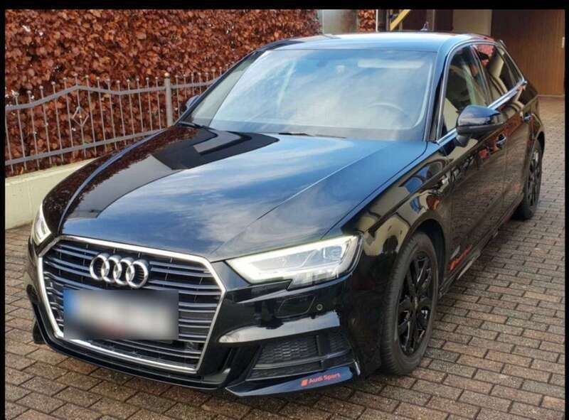 Schwarz Gebraucht 2019 Audi A3 Sportback Sport Kombi | 20.500 € (Fairer Preis) - Bild 1/4