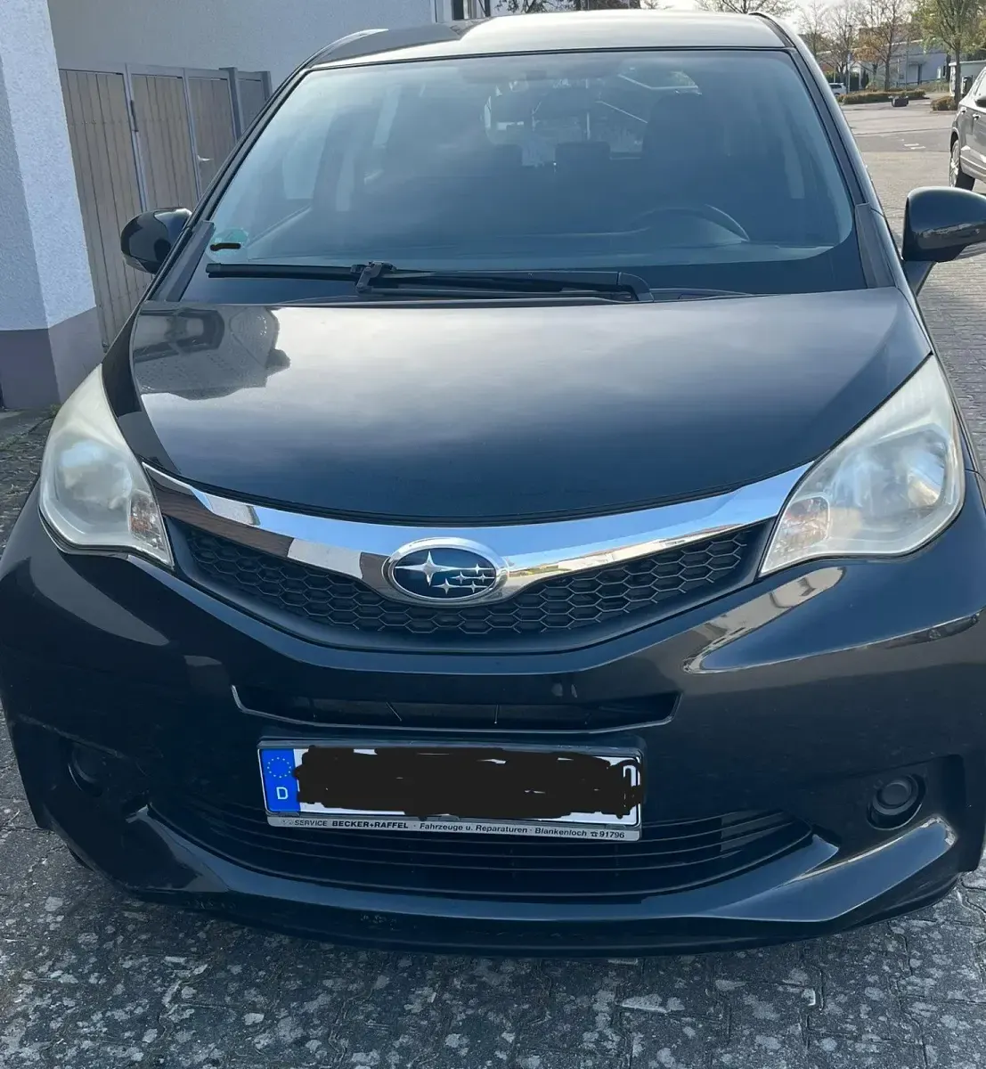Gebraucht Subaru Trezia 99 PS (72 kW) 2011 Schwarz Kleinwagen