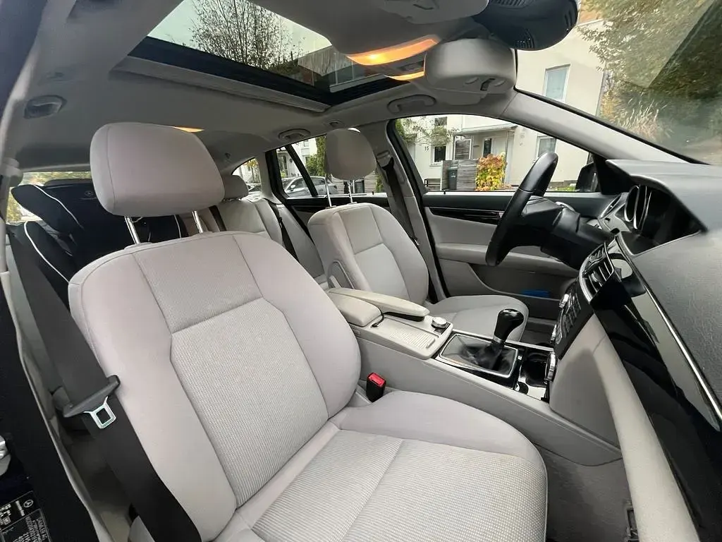 Second-hand Mercedes C220 170 CP (125 kW) 2012 Albastru Berlinǎ