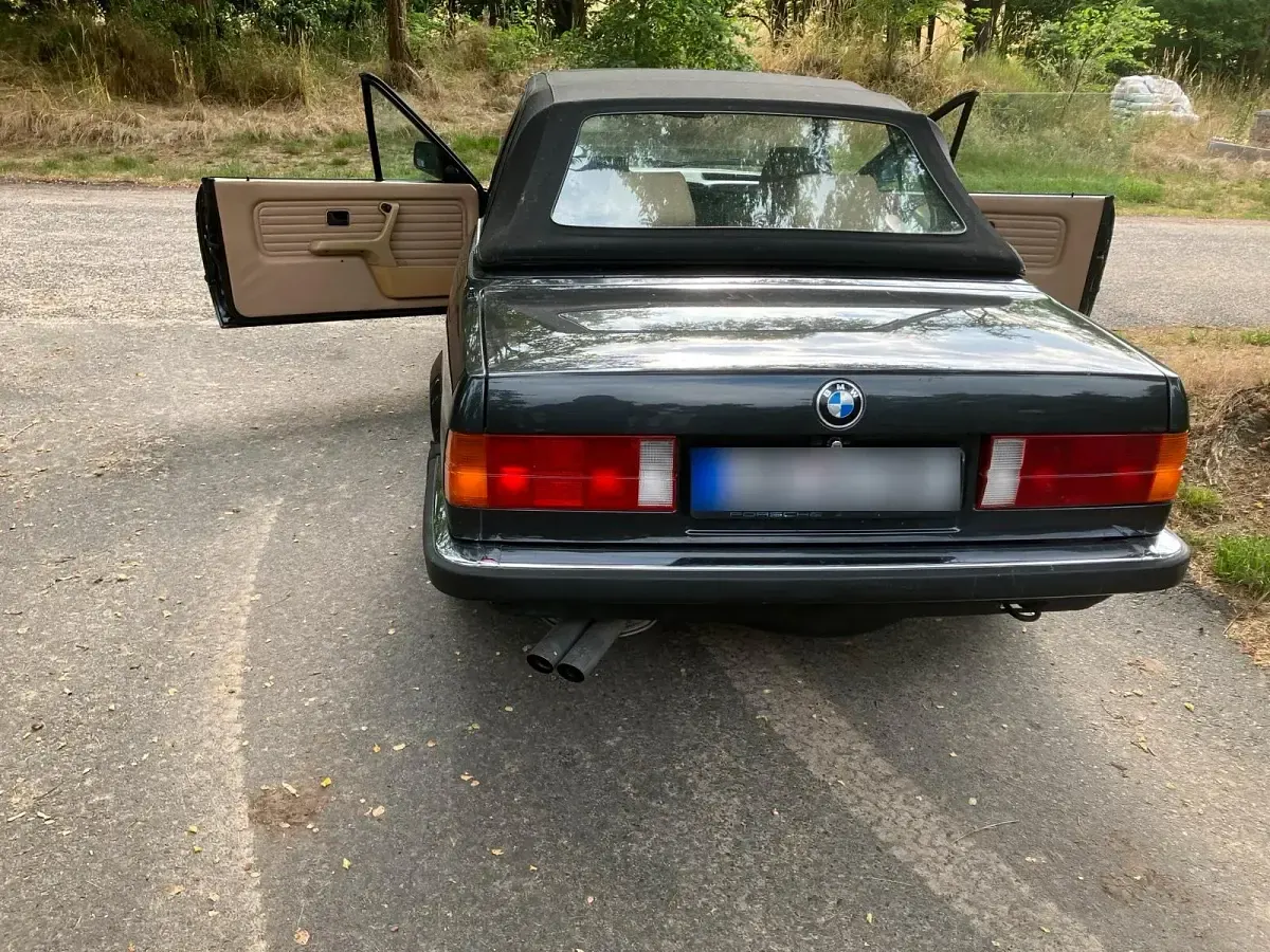 Gebraucht BMW 325 Cabriolet 170 PS (125 kW) 1990 Schwarz Cabrio