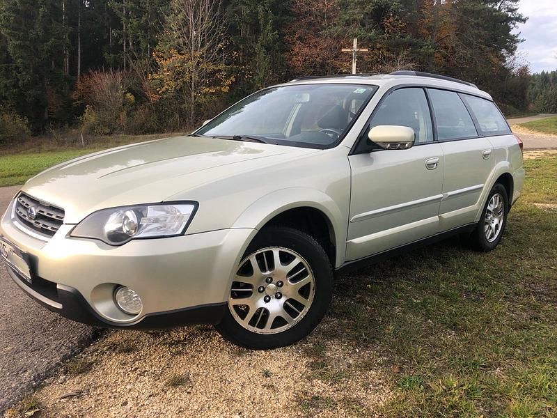 Grün Gebraucht 2006 Subaru Outback Kombi | 3.500 € - Bild 1/4